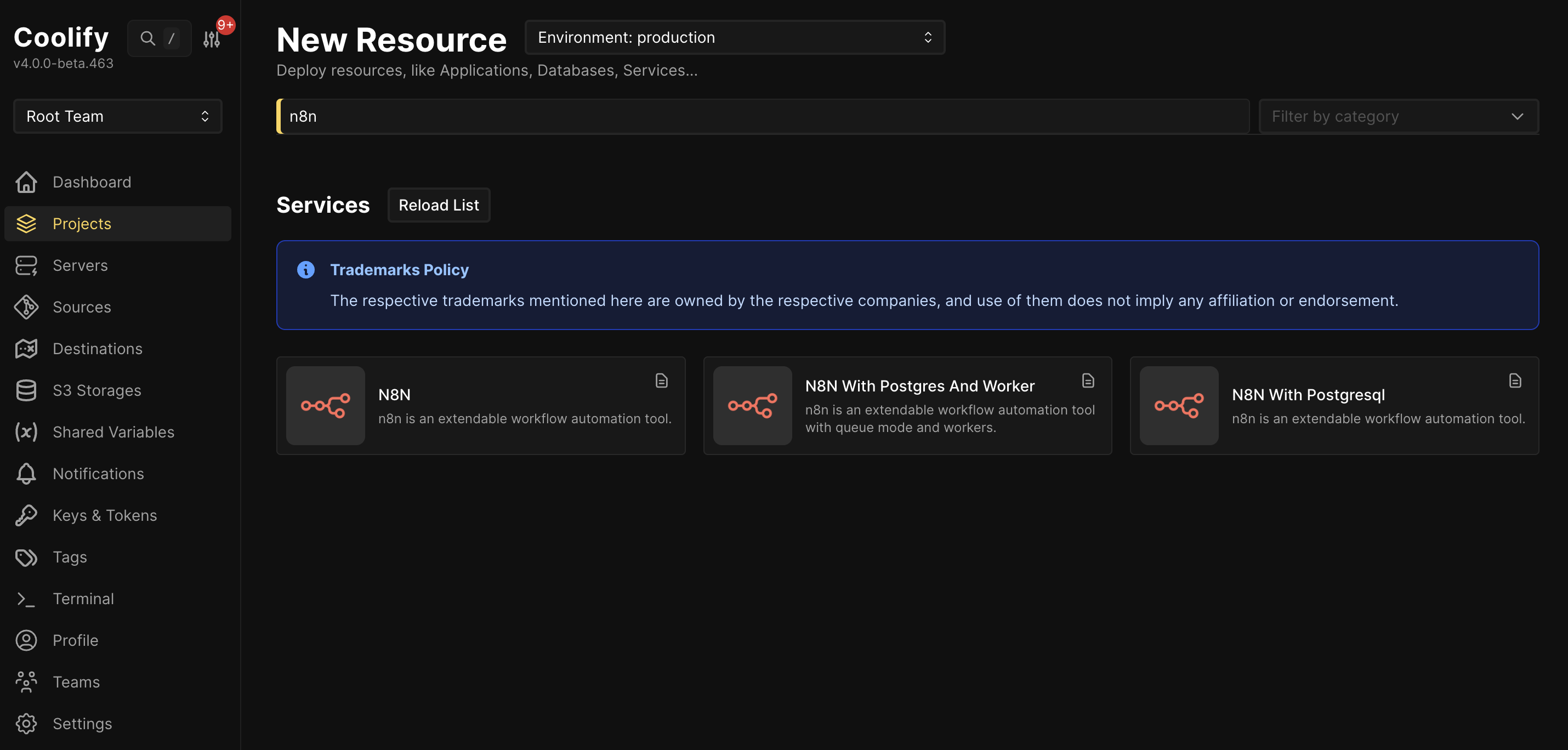 Coolify n8n Service auswählen